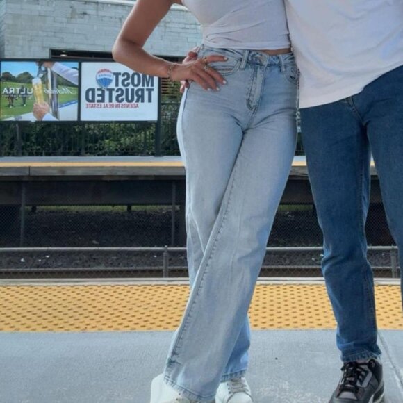 Women's Blue Jeans - Picture 4 of 4